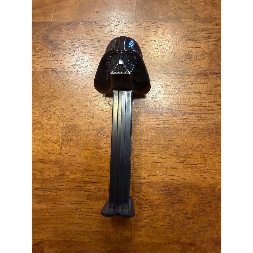 Star Wars Darth Vader Pez Dispenser Made In Hungary (7386)